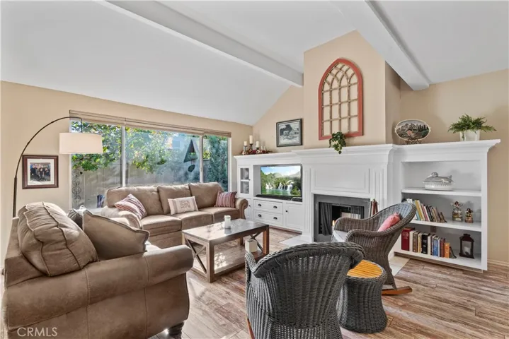 10450 Zelzah Avenue C, Northridge, California 91326