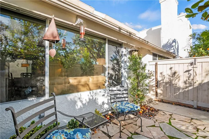 10450 Zelzah Avenue C, Northridge, California 91326