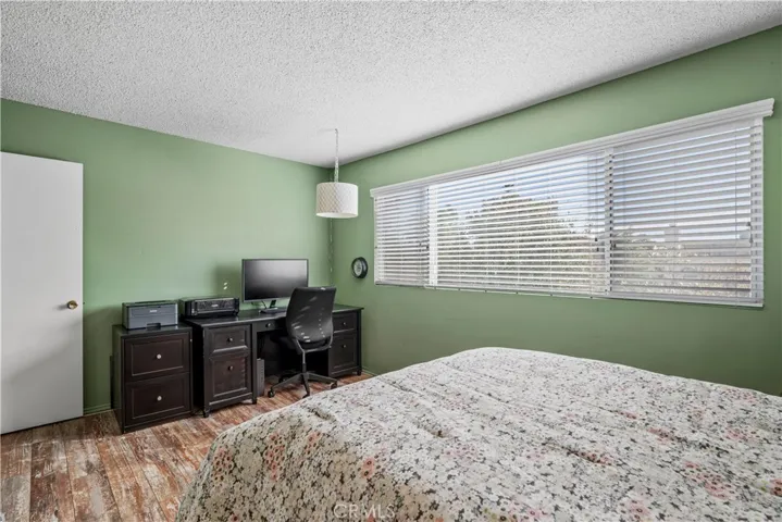 10450 Zelzah Avenue C, Northridge, California 91326
