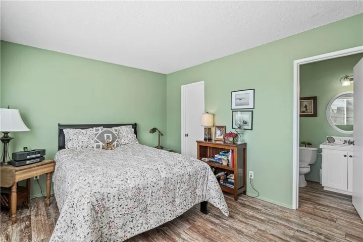 10450 Zelzah Avenue C, Northridge, California 91326