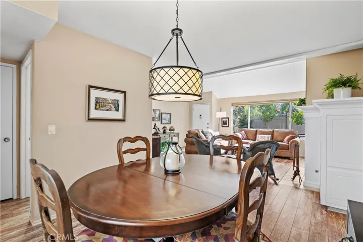 10450 Zelzah Avenue C, Northridge, California 91326