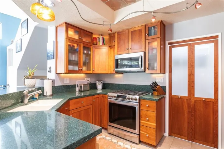 12626 Springbrook Drive D, San Diego, California 92128
