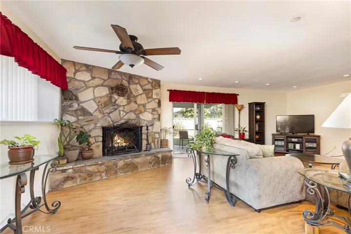 8201 Valencia, Huntington Beach, California 92647