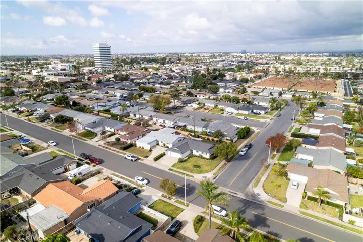 8201 Valencia, Huntington Beach, California 92647