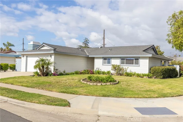 8201 Valencia, Huntington Beach, California 92647