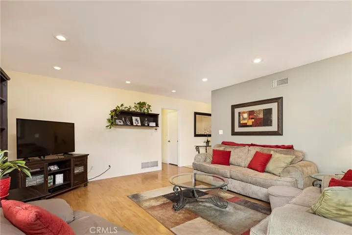 8201 Valencia, Huntington Beach, California 92647