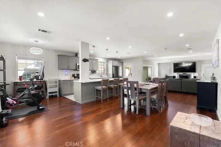 914 Felbar, Torrance, California 90503