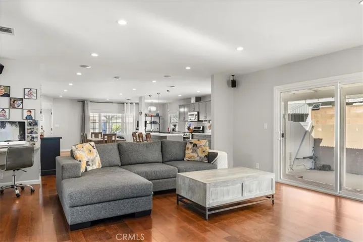 914 Felbar, Torrance, California 90503