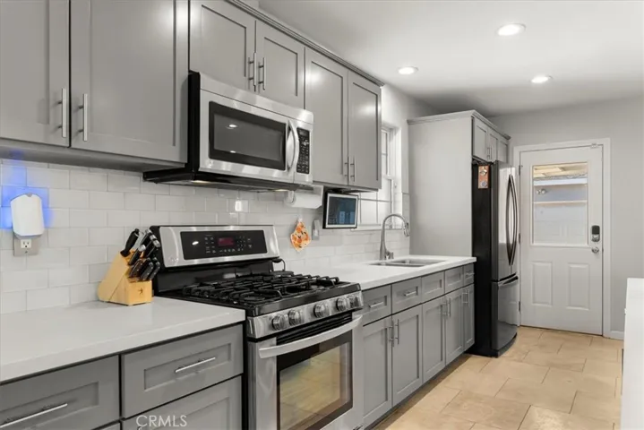 914 Felbar, Torrance, California 90503