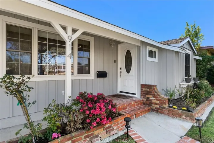 914 Felbar, Torrance, California 90503