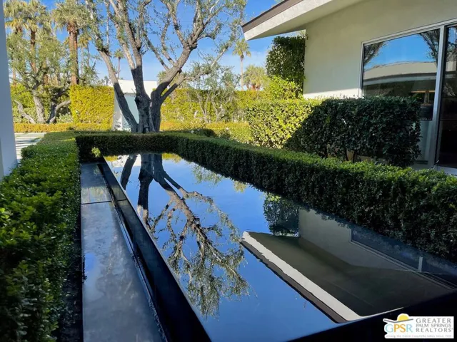 425 W Via Lola, Palm Springs, California 92262