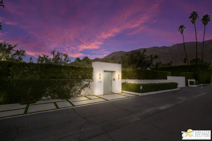 425 W Via Lola, Palm Springs, California 92262
