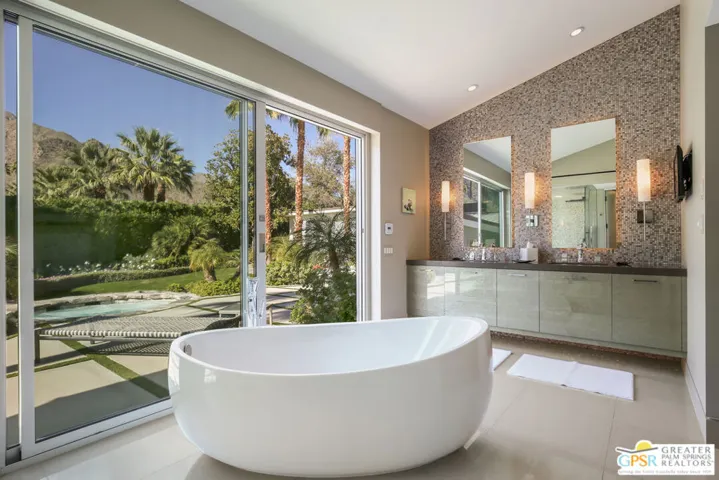 425 W Via Lola, Palm Springs, California 92262