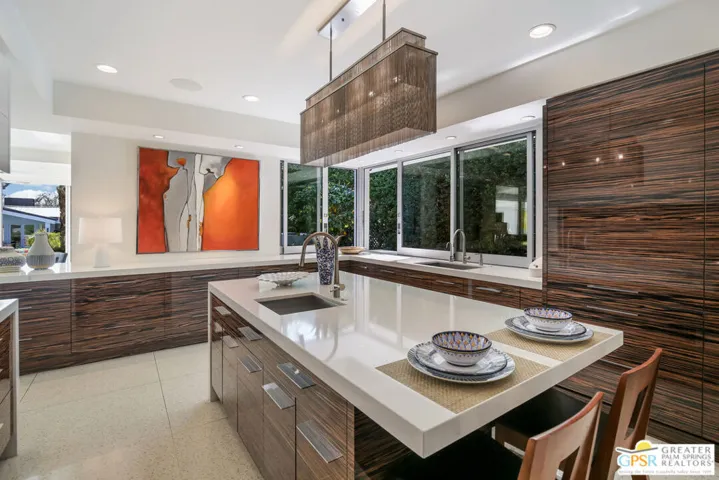 425 W Via Lola, Palm Springs, California 92262