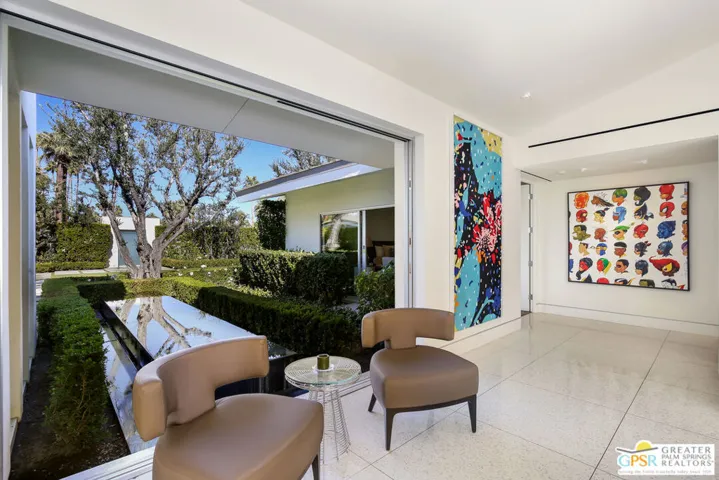 425 W Via Lola, Palm Springs, California 92262