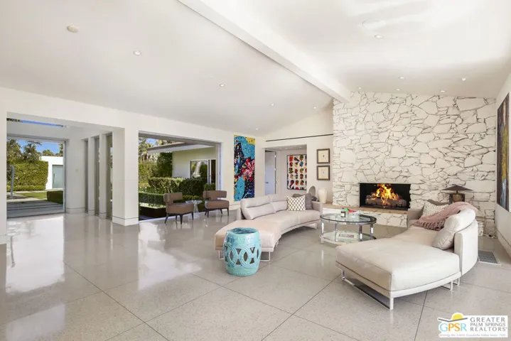 425 W Via Lola, Palm Springs, California 92262