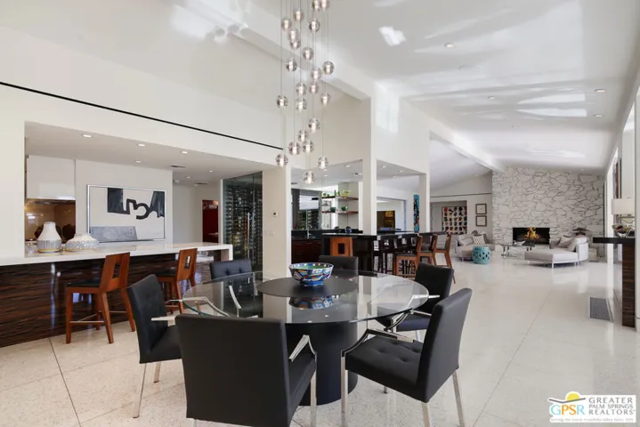 425 W Via Lola, Palm Springs, California 92262