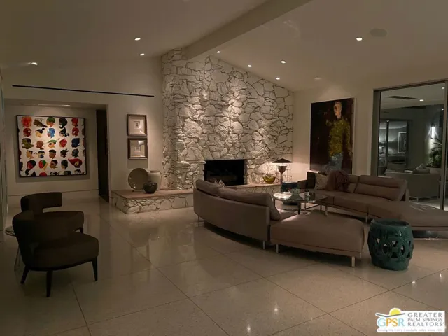 425 W Via Lola, Palm Springs, California 92262