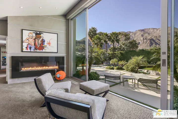 425 W Via Lola, Palm Springs, California 92262