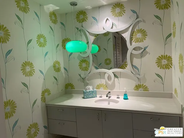 425 W Via Lola, Palm Springs, California 92262