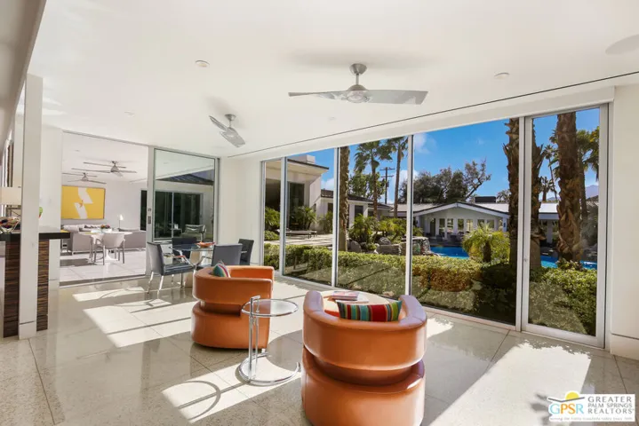 425 W Via Lola, Palm Springs, California 92262