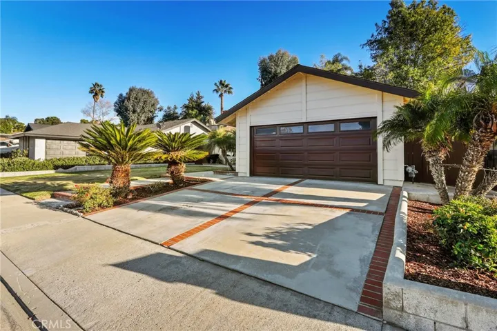 26122 Camino Adelanto, Mission Viejo, California 92691