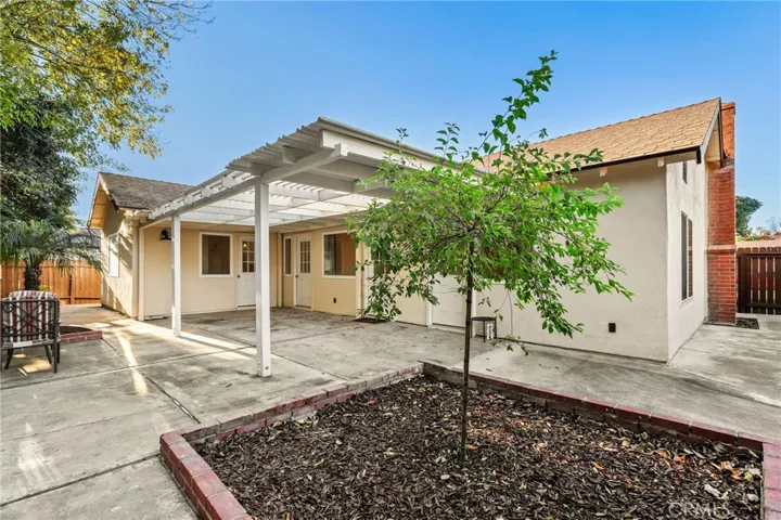26122 Camino Adelanto, Mission Viejo, California 92691