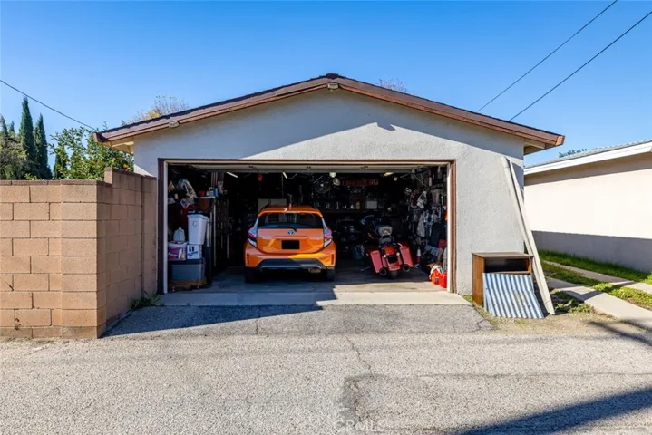 8800 Winnetka Avenue, Northridge, California 91324