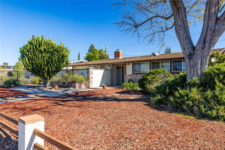 8800 Winnetka Avenue, Northridge, California 91324