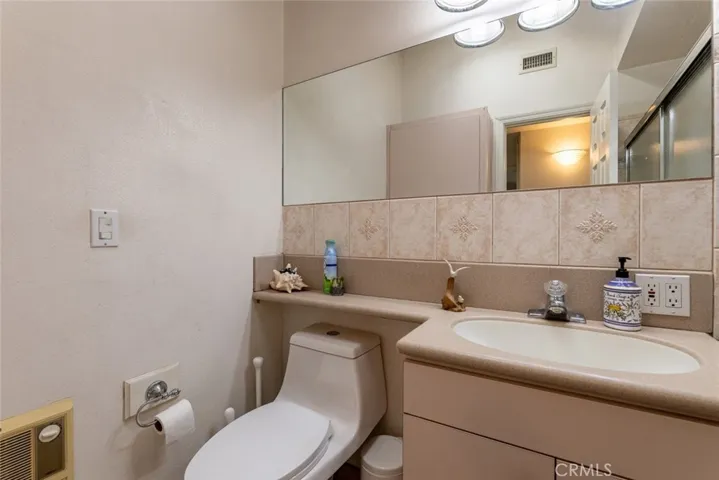 8800 Winnetka Avenue, Northridge, California 91324