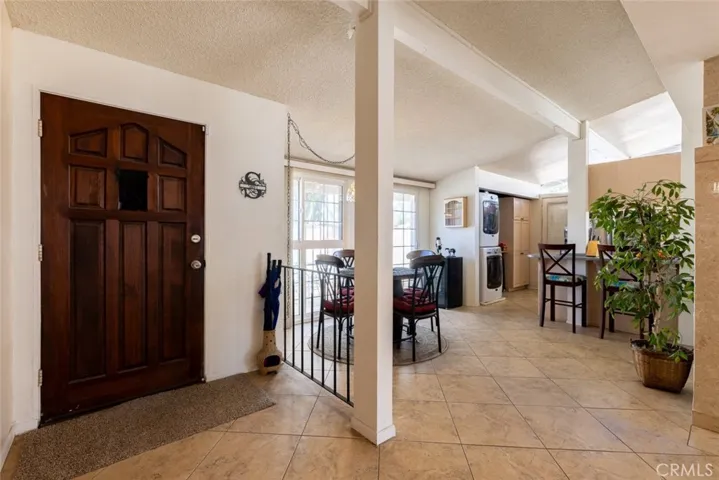 8800 Winnetka Avenue, Northridge, California 91324