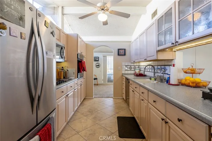 8800 Winnetka Avenue, Northridge, California 91324