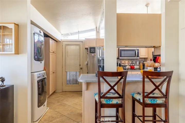 8800 Winnetka Avenue, Northridge, California 91324