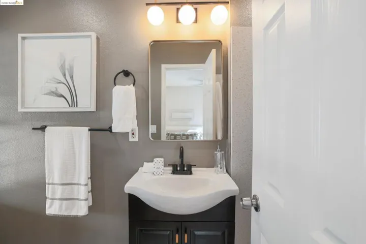 4225 Porter St, Oakland, California 94619