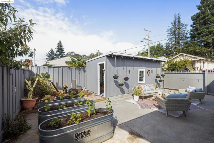 4225 Porter St, Oakland, California 94619