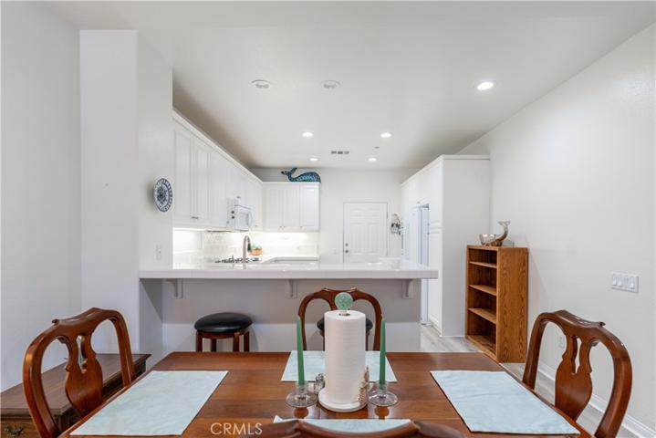 1721 S Hill Road Unit 102, Ventura, California 93003