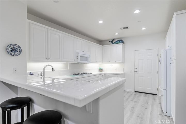 1721 S Hill Road Unit 102, Ventura, California 93003