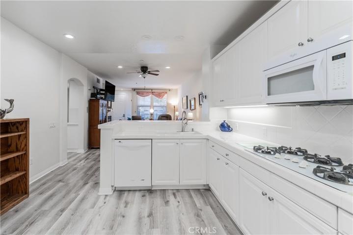 1721 S Hill Road Unit 102, Ventura, California 93003