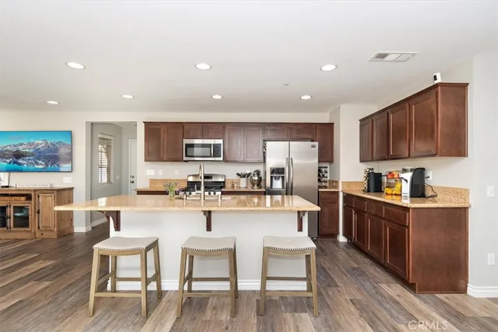 Wonderful sit up island space