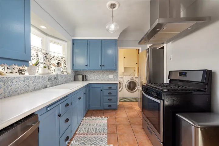 2187 Golden Avenue, Long Beach, California 90806