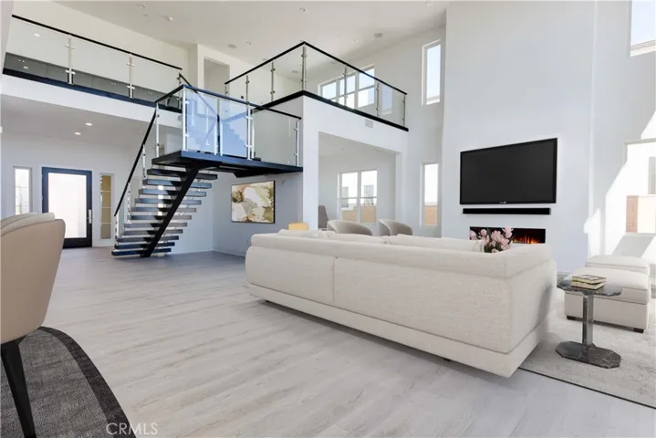 11812 N Hillsborough Lane, Porter Ranch, California 91326