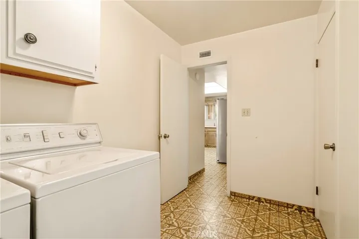 laundry room/pantry