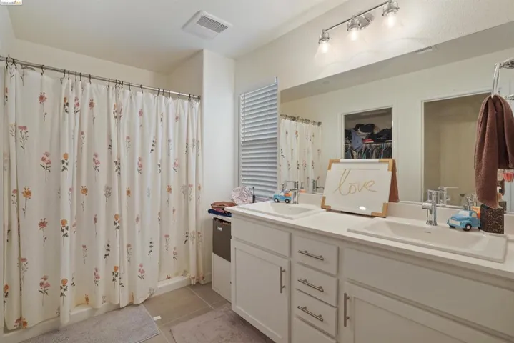 453 Stein Way, Waterford, California 95386-9551