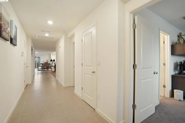 453 Stein Way, Waterford, California 95386-9551