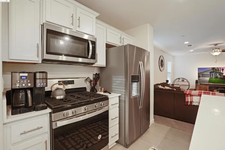 453 Stein Way, Waterford, California 95386-9551