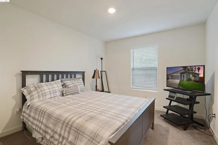 453 Stein Way, Waterford, California 95386-9551