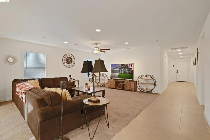 453 Stein Way, Waterford, California 95386-9551