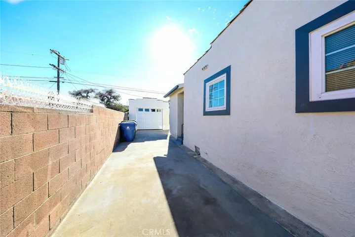 530 W 105th Street, Los Angeles, California 90044