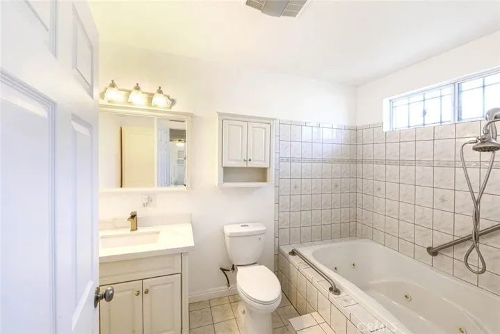530 W 105th Street, Los Angeles, California 90044