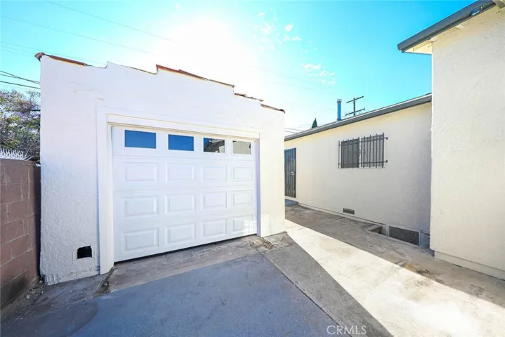530 W 105th Street, Los Angeles, California 90044